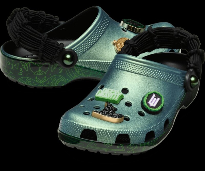 CROCS★wicked エルファバ サンダル Wicked Elphaba x Crocs Classic Clog | 210524-90H | Grailify